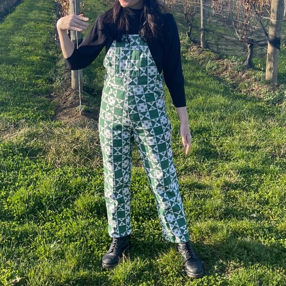 Lisa Says Gah Plaid Floral Lucy Overalls XS Small